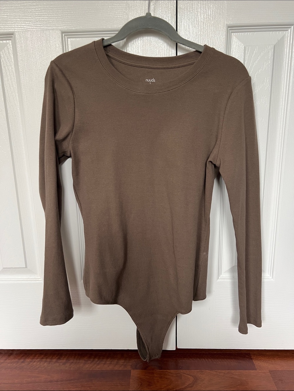 nuuds Long Sleeve Brown Crewneck Bodysuit size Large